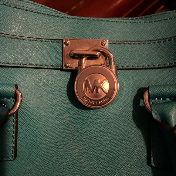Michael Kors leather bag in excellent condition - Picture 2 of 9